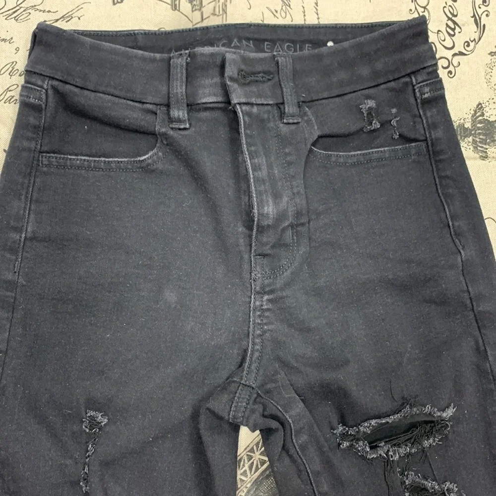 American Eagle Black knee rip jeans 2 - Picture 2 of 5